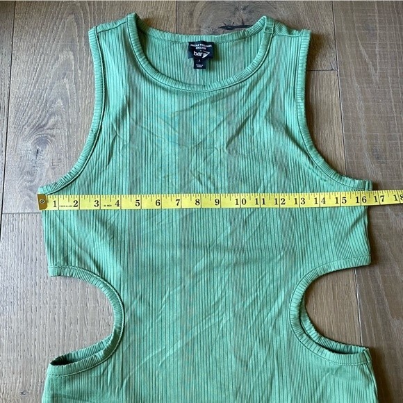 Nicole Williams English Bar III Cutout Ribbed Bodysuit Green(Size L) - Picture 7 of 11